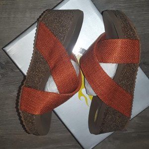 Burnt Orange Volatile Glistening Wedge